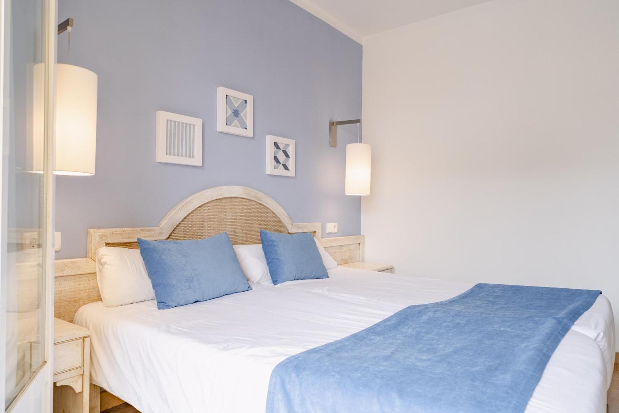 Hostal Hpc Porto Colom ภายนอก รูปภาพ