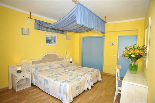 Hostal Hpc Porto Colom ภายนอก รูปภาพ