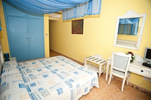 Hostal Hpc Porto Colom ภายนอก รูปภาพ